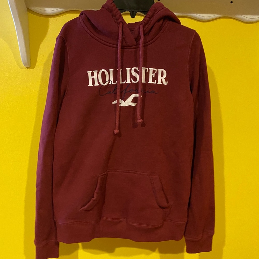 hollister maroon graphic hoodie